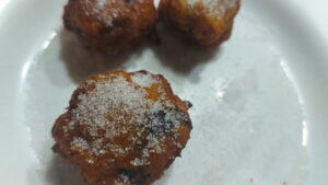 frittelle di panettone con lo zucchero