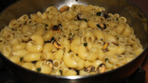 pasta con le cozze condita