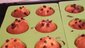 aggiungete le gocce sopra ai muffin