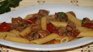 Pasta funghi e salsiccia