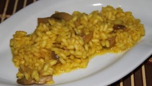 risotto allo zafferano e funghi