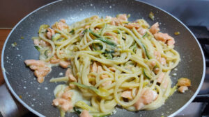 pasta con salmone mantecata