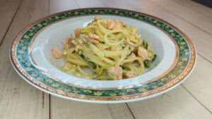 pasta con salmone zucchine e philadelphia