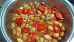 fagioli con sugo pomodorini