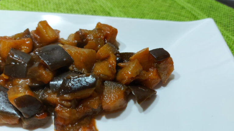 melanzane al pomodoro in padella