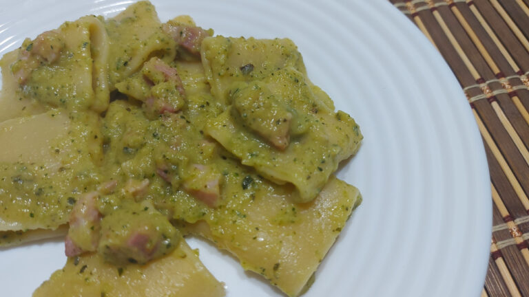 paccheri con crema di zucchine e pancetta