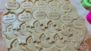 biscotti di halloween fatti con gli stampini