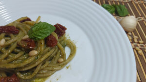 pasta pesto e pomodori secchi