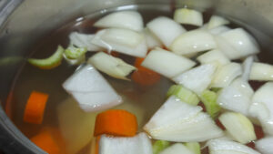 verdure per la preparazione del brodo vegetale