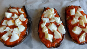 melanzane farcite pomodoro e mozzarella